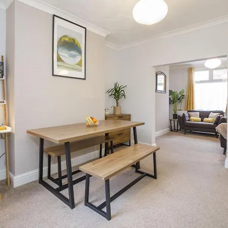 Holiday home 208 Salisbury Terrace