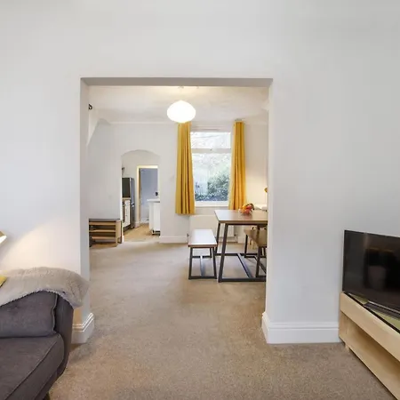 Holiday home 208 Salisbury Terrace