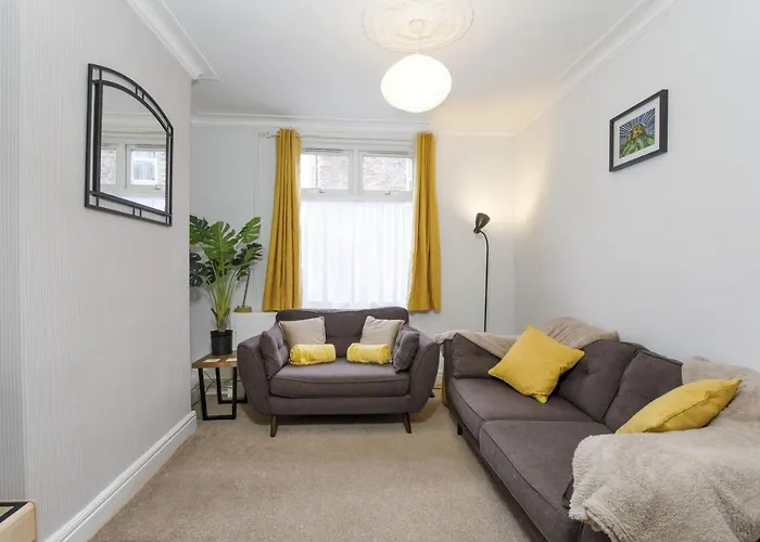 208 Salisbury Terrace