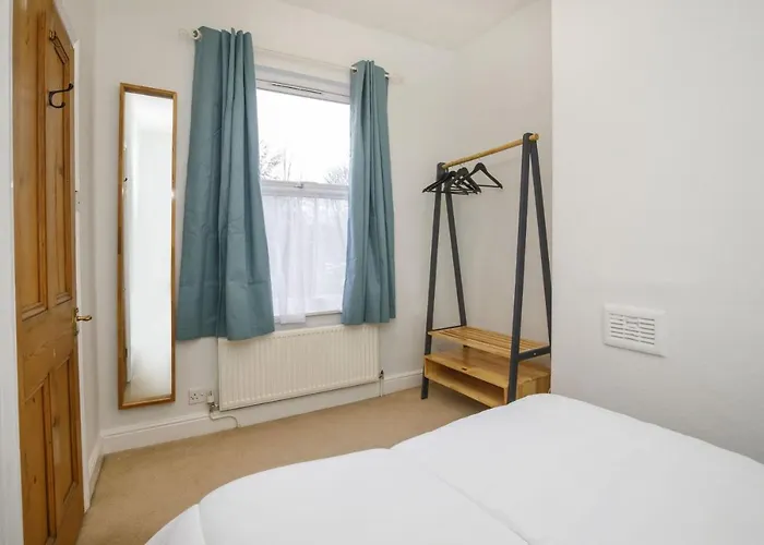 208 Salisbury Terrace